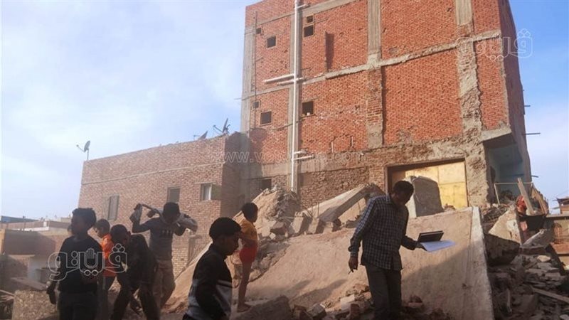 عقار إمبابة المنهار،