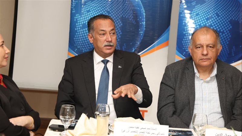أحمد منصور