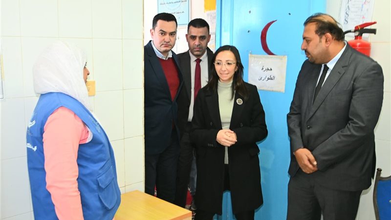 محافظ البحيرة تتفقد