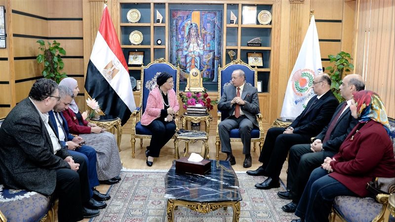 جامعة المنصورة، فيتو