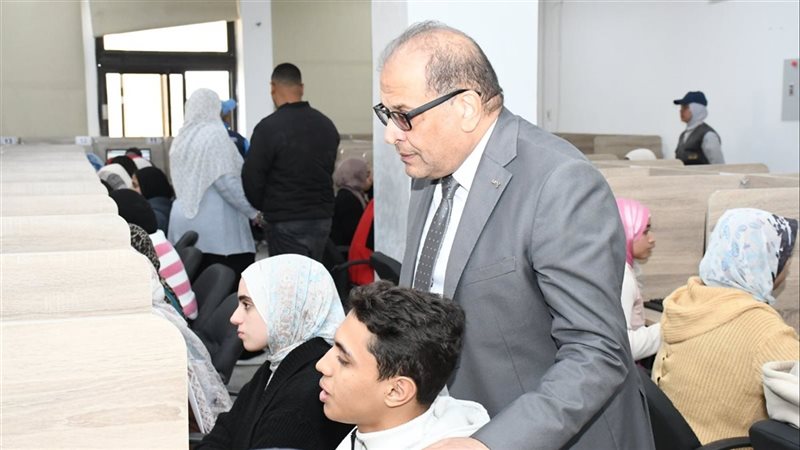 جانب من الامتحانات،