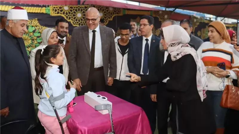 محافظ القليوبية والطفلة