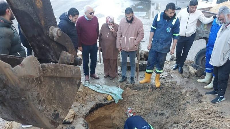 إصلاح خط مياه بالمشاية