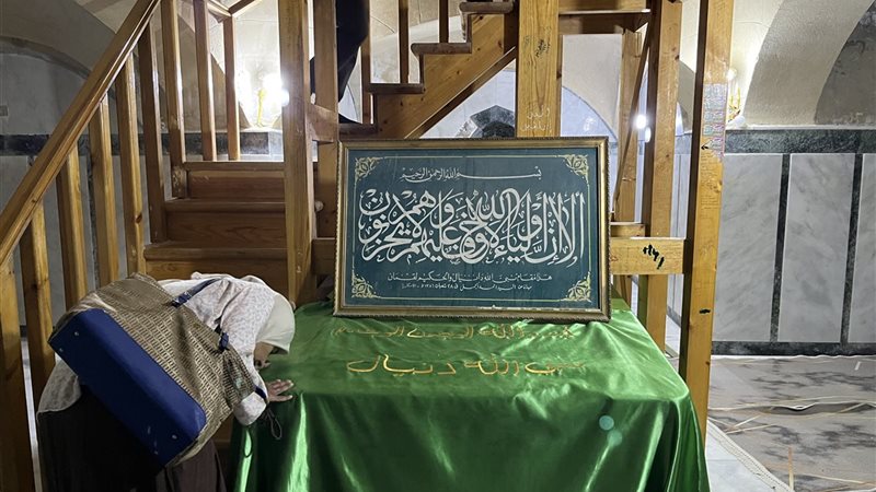 الإيمان كملاذ إنساني