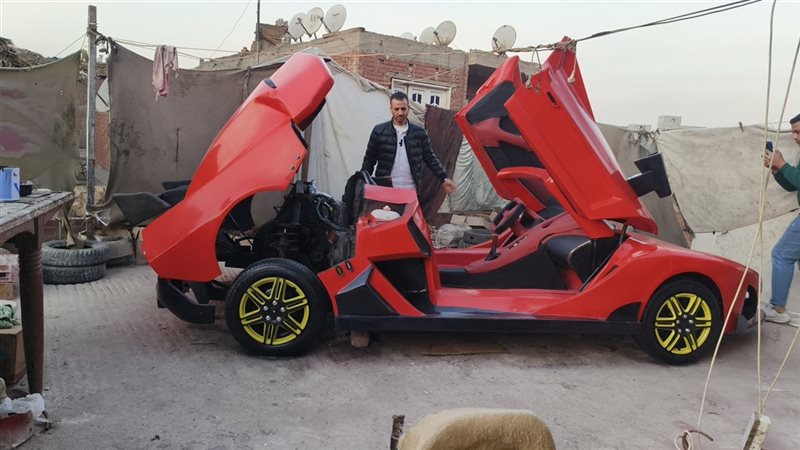 سيارة من اختراع الهندي