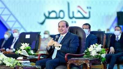  السيسي: الفرص موجودة.. ولازم نجرى على رزقنا