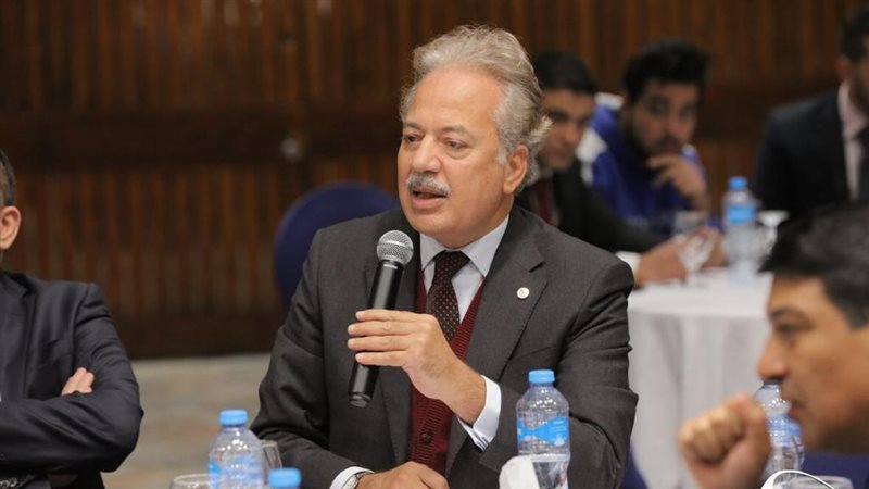  لقاءً بعنوان عام