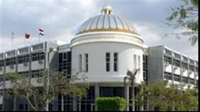 جامعة الفيوم تنظم معرض ملابس بالمجان لطلابها