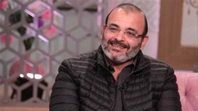مع عرض مسرحيته بالسعودية.. رسالة مؤثرة من أيمن بهجت قمر لوالده الراحل