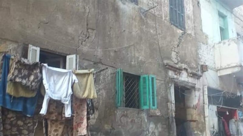 انهيار سلم عقار بمنطقة