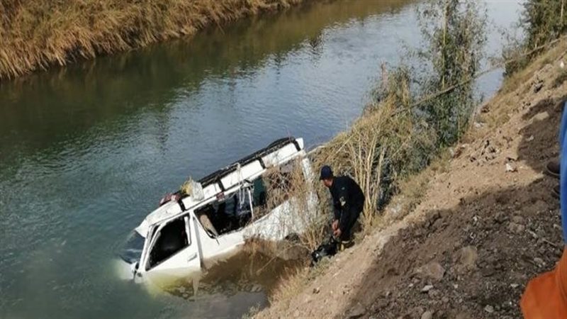 إنقلاب سيارة ميكروباص 