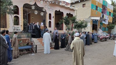 عزاء المهندس المصري وأسرته ضحايا حادث السعودية | صور