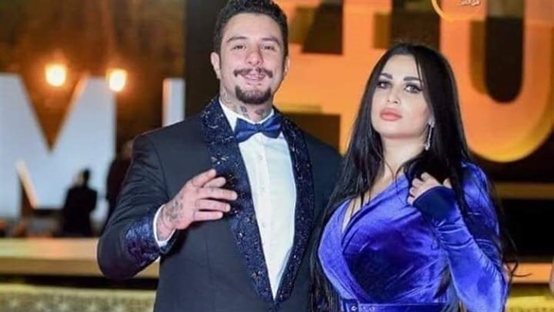 الفيشاوي وزوجته