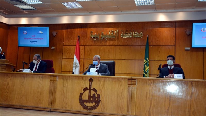 محافظ القليوبية يناقش