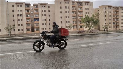 سقوط أمطار وانخفاض درجات الحرارة بـ ٦ أكتوبر | صور 