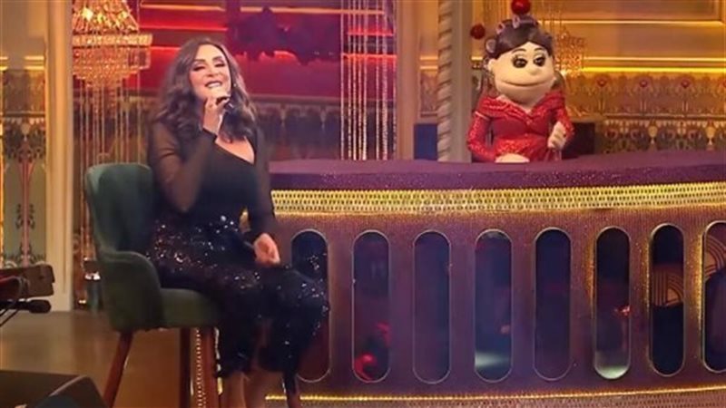 الفنانة أنغام مع