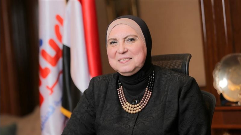 وزيرة التجارة والصناعة