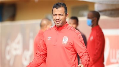 لحين عودة موسيماني.. سامي قمصان يقود تدريبات الأهلي الجماعية