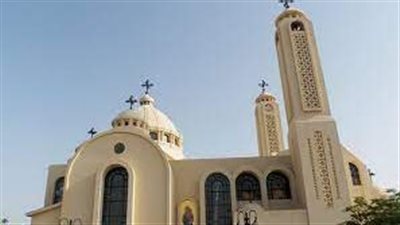 الأنبا إشعياء يرسم كاهن بإيبارشية طهطا وجهينة