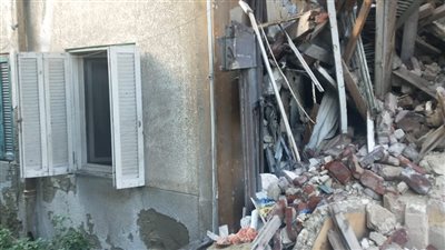 انهيار أجزاء من عقار في منطقة العطارين بالإسكندرية دون إصابات