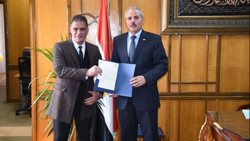 الدكتور ناصر مندور