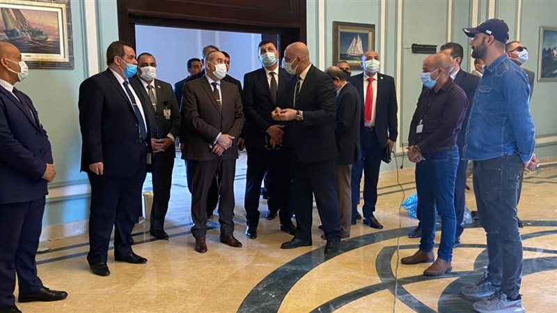 محمد منار يتفقد مطار