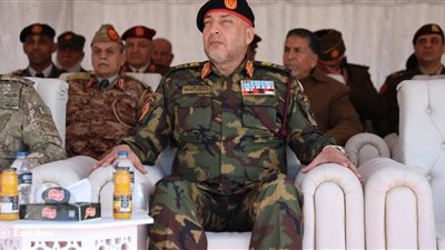 الليبيون يشيعون جثامين رئيس الأركان السابق محمد الحداد ومرافقيه 