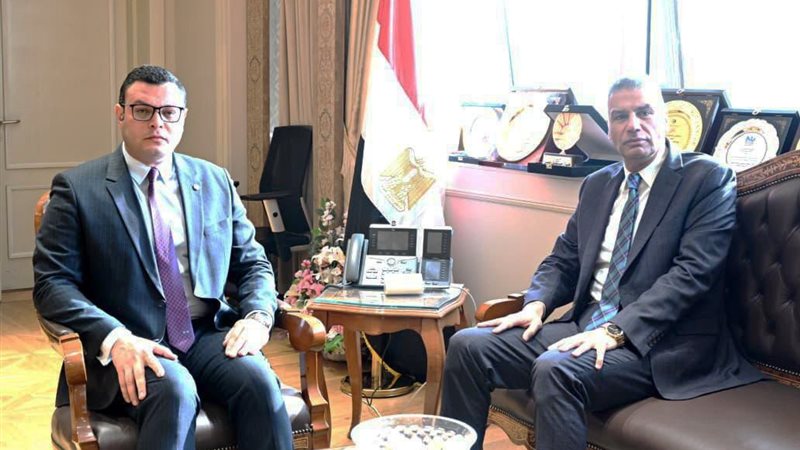 الشربيني خلال لقائه