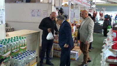 التخفيضات تصل لـ20%، محافظ الدقهلية يتفقد المعرض الدائم للسلع الغذائية بحي شرق المنصورة