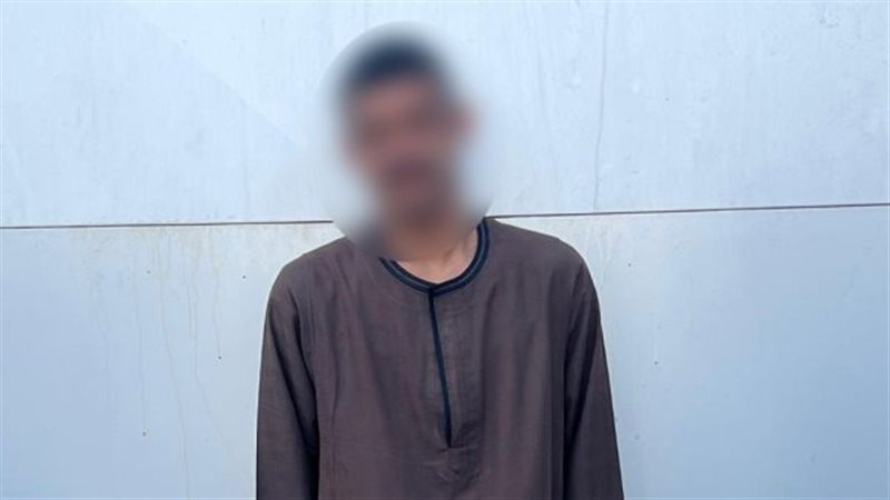 ضبط شخص بحوزته كروت