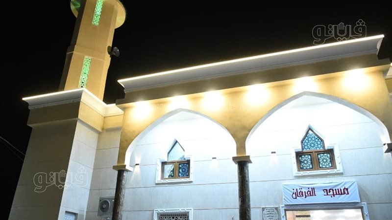 المسجد مقام على مساحة