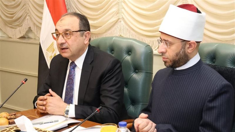 وزير الأوقاف يستقبل
