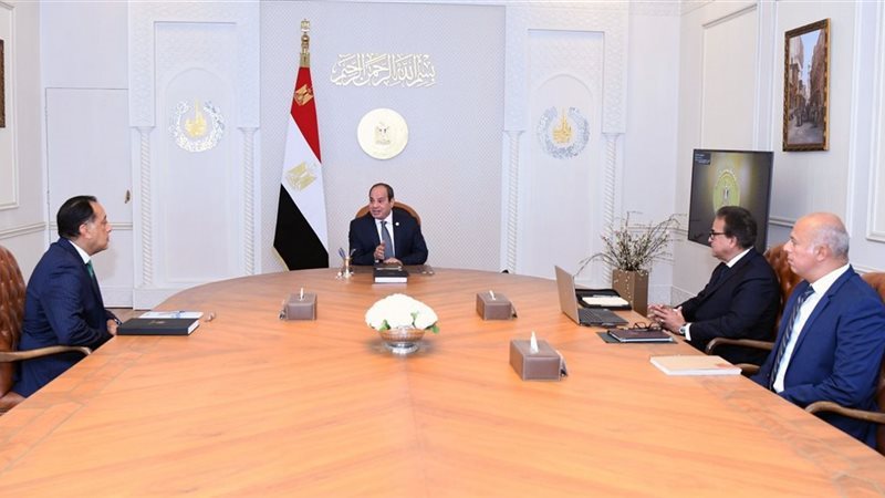 الرئيس السيسي يتابع