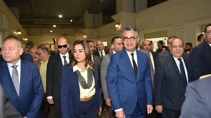جانب من الافتتاخ،
