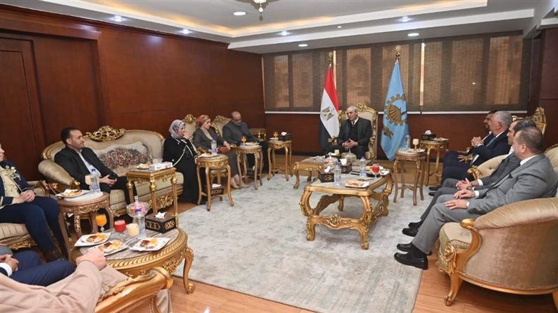  محافظ الغربية يستقبل