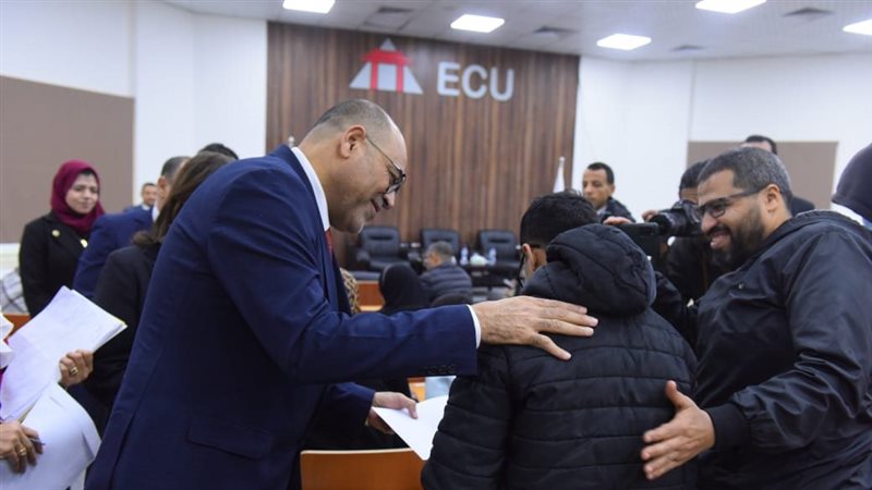  وزير العمل محمد