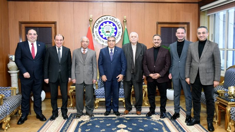 محافظ الدقهلية يستقبل