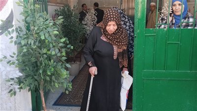 انتخابات النواب، إقبال الناخبين على لجنة الرحمانية بالمنتزه (فيديو وصور) 