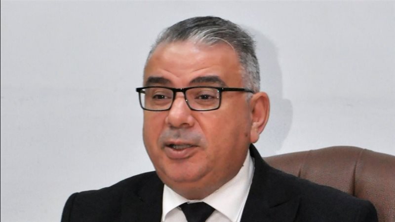 عميد تجارة جامعة