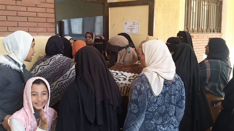 إقبال السيدات، فيتو