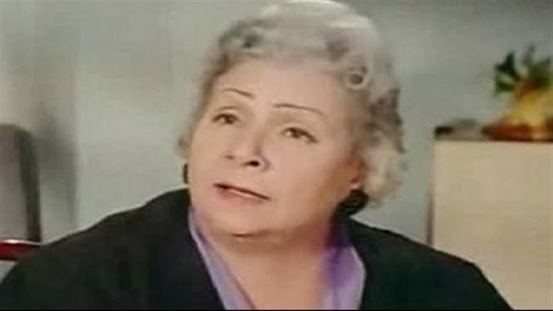 الفنانة دولت أبيض