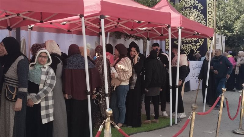 إقبال متوسط على لجنة