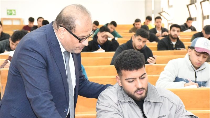 متابعة الامتحانات،