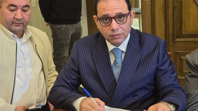 ياسر حسان يتقدم بأوراق