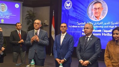 وزير الاستثمار يكرم حسام هيبة لانتهاء فترة رئاسته للهيئة العامة للمناطق الحرة