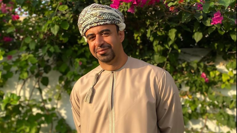 الروائي العماني زهران