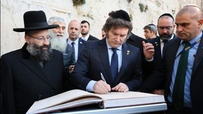سيدة تفضح مخطط إسرائيل بالأرجنتين، مستوطنون يهود يتسابقون لشراء الأراضي بعد حرقها (فيديو)