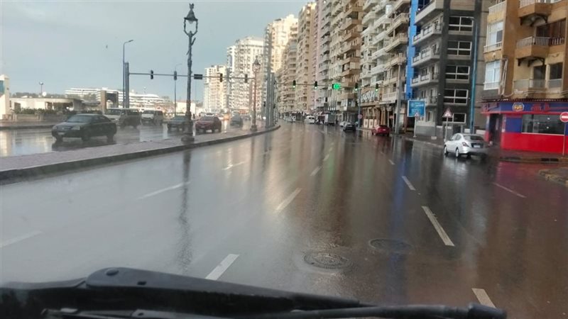 سقوط أمطار متوسطة