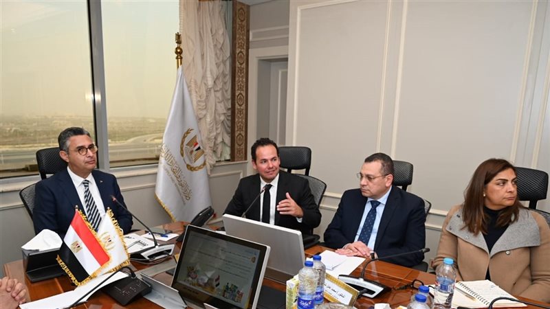 وزير التموين خلال
