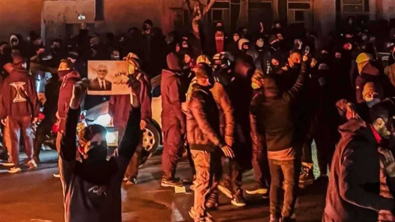 تجار البازار ينضمون